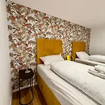 Unique Jungle Leaf Ulm