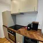 Unique Jungle Leaf Apartment