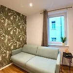 Unique Jungle Leaf * Ulm