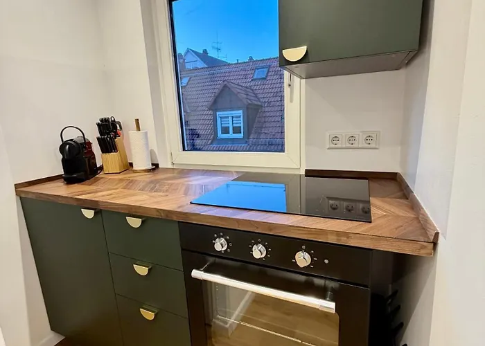 Unique Jungle Leaf Ulm