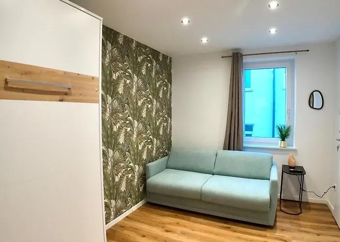 Unique Jungle Leaf * Ulm